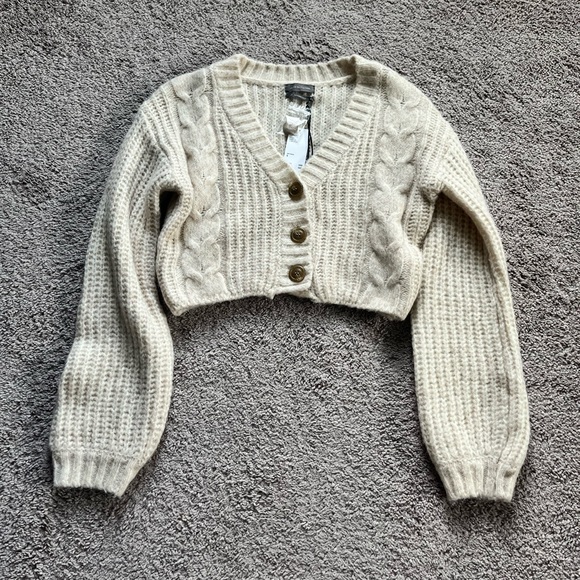Urban Outfitters Sweaters - NWT Urban Outfitters Cropped Sweater